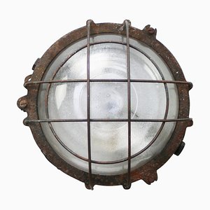 Aplique industrial vintage de hierro fundido y vidrio esmerilado