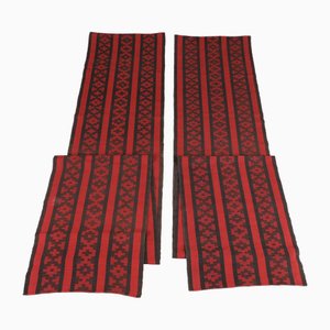 Alfombra sueca Mid-Century con estampado geométrico en rojo y negro