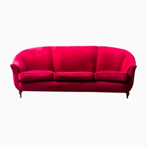 Sofá de tres plazas de terciopelo rojo, años 50
