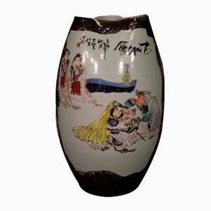 Jarrón chino de cerámica pintada, década de 2000