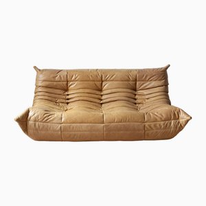 Divano a tre posti Togo in pelle marrone cammello di Michel Ducaroy per Ligne Roset