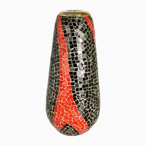 Vaso alto a mosaico nero e rosso, anni '60