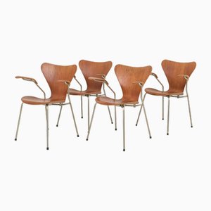 Sedie modello 3207 in teak di Arne Jacobsen per Fritz Hansen, Danimarca, 1955, set di 4