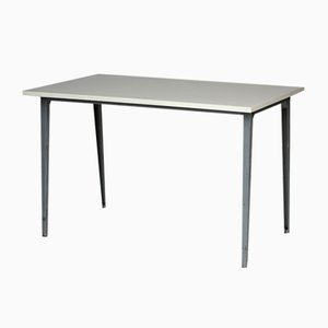 Table Reform par Friso Kramer pour Ahrend De Cirkel. années 1950