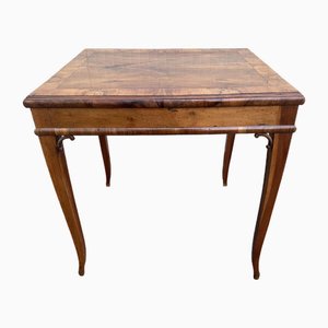 Late 19th Century Tea Table in Walnut Root