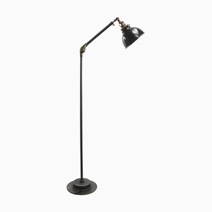 Lámpara de pie de taller industrial vintage de hierro fundido y latón esmaltado en negro