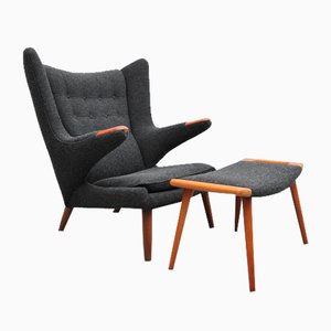 Chaise et Repose-pieds Papa Bear par Hans Wegner pour AP Stolen, Set de 2