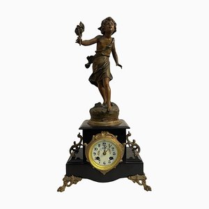 Horloge de Table avec Sculpture en Bronze Montée par Auguste Moreau, Fin du 19ème Siècle