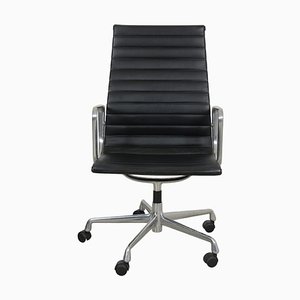 Silla de oficina Ea-119 de cuero negro de Charles Eames, años 90