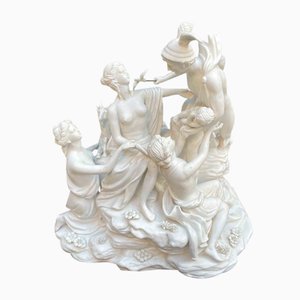Centrotavola scultoreo mitologico in porcellana Biscuit bianca, XX secolo