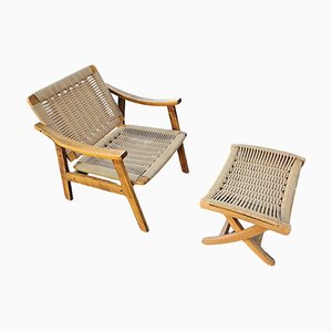 Butacas modernas Mid-Century con otomanas al estilo de Hans J. Wegner, antigua Yugoslavia, años 60. Juego de 4