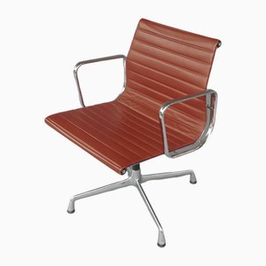 Drehsessel aus Leder von Charles & Ray Eames für Vitra, 1990er