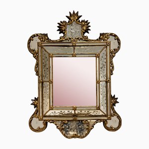 Espejo italiano de madera dorada con vidrio grabado, años 20