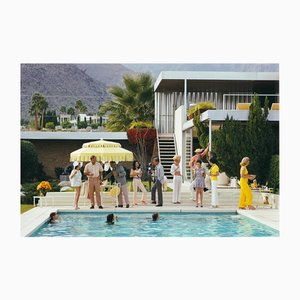 Slim Aarons, Hôte au Bord de la Piscine, Tirage Photographique Estampillé Estate en Édition Limitée, années 80