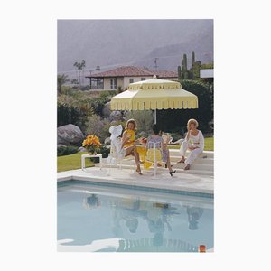 Slim Aarons, Nelda and Friends, Palm Springs, Tirage photographique estampé en édition limitée, 1950s
