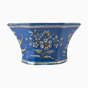 Antike französische Majolika-Wandtasche aus Fayence in Blau mit Blumenmuster
