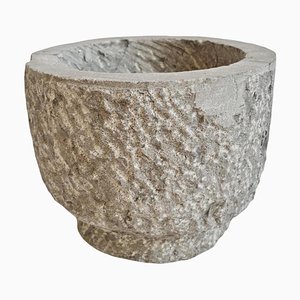 Vaso vintage in pietra di granito cesellato