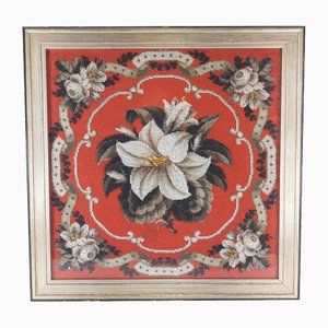 Broderie Perlée Floral Rouge Vif Antique