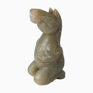 Figura de caballo del zodiaco de jade chino tallado