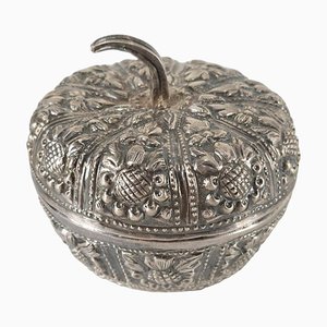 Scatola dado di betel in argento asiatico Repousse