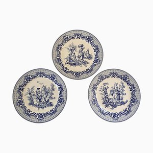 Assiettes Pastorale Néoclassique en Porcelaine Bleue et Blanche par Godinger, Set de 3