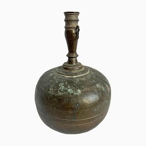 Antike nordindische Weinkaraffe aus Bronze