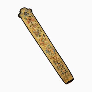 Antikes chinesisches Fächeretui aus Seide mit Bestickung und Verbotenen Stichen