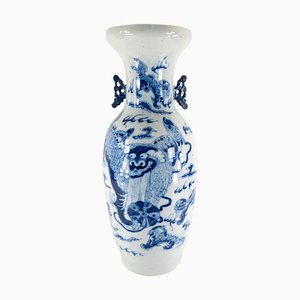 Vase Chinoiserie, 19ème Siècle, Bleu et Blanc avec Chien Foo