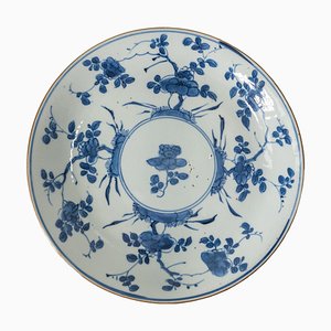 Antiker chinesischer Teller in Blau und Weiß