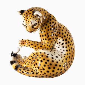Figura di ghepardo antico in ceramica di Scully & Scully, Italia