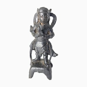 Figura de pie de bronce chino antiguo