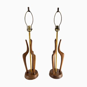 Lámparas de mesa danesas Mid-Century modernas de nogal atribuidas a Adrian Pearsall. Juego de 2