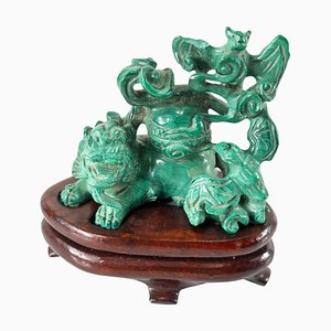 Chien Foo en Pierre de Malachite Sculpté avec Chauves-Souris, Chine