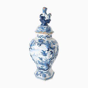 Jarrón de decoración holandés Rococó de Delft hexagonal en azul y blanco, siglo XVIII