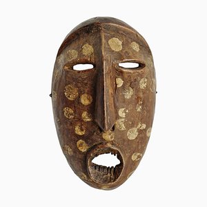 Máscara de Lega vintage de madera tallada
