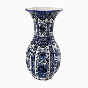 Delfts Blue and White Chinoiserie Porcelain Vase