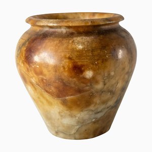 Vaso in alabastro intagliato in stile revival egiziano Grand Tour, XIX o XX secolo