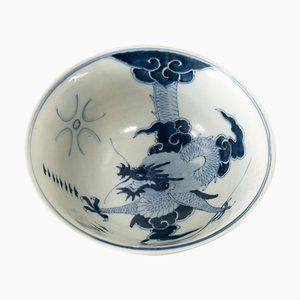 Cuenco chinoiserie chino con forma de dragón azul y blanco, siglo XX