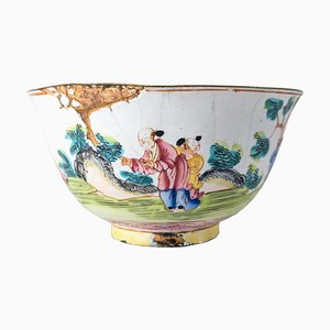19th Century Chinese Peking Canton Enameled Bowl with Figures