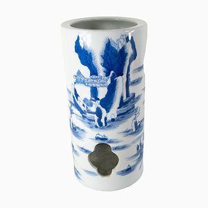 Chinesische Chinoiserie, Blau-Weiße Hutständervase, 20. Jh. mit Landschaften