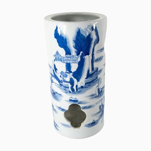 Vase Porte-Chapeau Bleu et Blanc Chinoiserie du 20ème Siècle avec Paysages