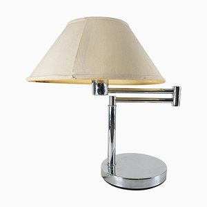 Lámpara de mesa en voladizo Mid-Century moderna cromada atribuida a Walter Von Nessen