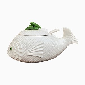 La cerámica de mayólica italiana engaña al ojo sopera cubierta de pez