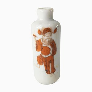 Chinesische Porzellan Schnupftabakflasche, 19. Jh. mit roter Eisenfigur