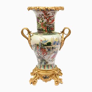 Vase Antique en Porcelaine avec Supports en Bronze doré, Chine, 1920s