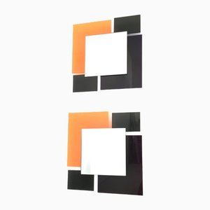 Espejos de pared posmodernos en negro y naranja atribuidos a Ettore Sottsass, años 80. Juego de 2
