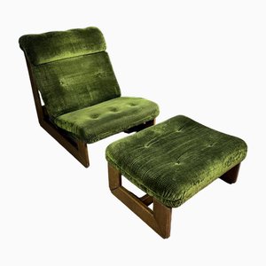 Butaca y reposapiés Mid-Century de tela verde con roble