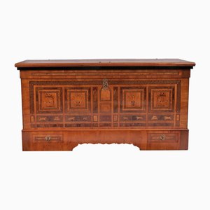 Marburg Chest Bridal Chest Finch Chest in ciliegio, inizio XIX secolo