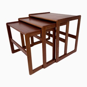 Tavolini ad incastro in teak di Arne Hovmand-Olsen per Mogens Kold, Danimarca, anni '60, set di 3
