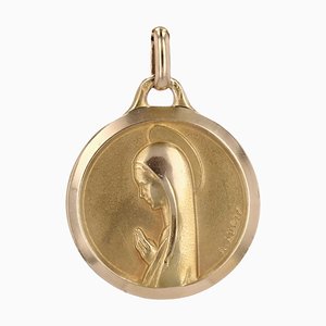 Medalla de la Virgen de Lourdes francesa en oro amarillo de 18 kt de A. Augis, años 60